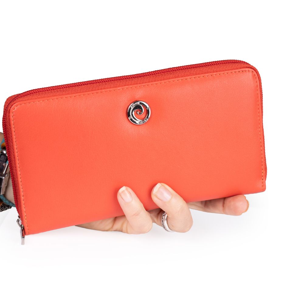 Pierre Cardin La Belle Collection Clutch Purse